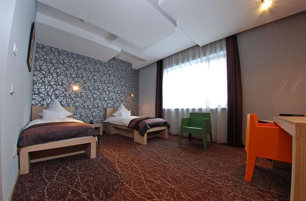 West City Hotel Floreşti Cameră foto