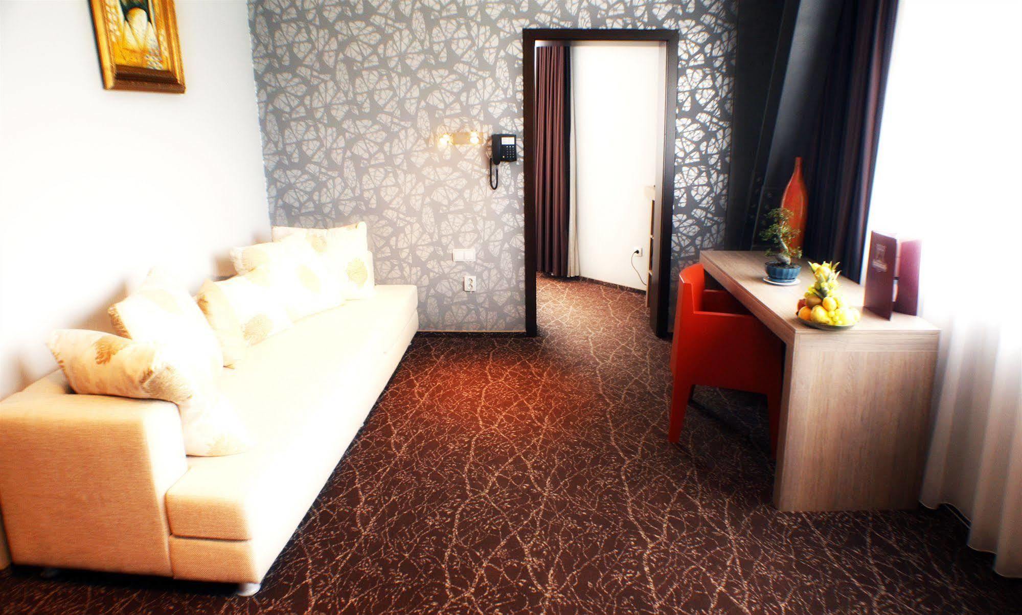 West City Hotel Floreşti Cameră foto